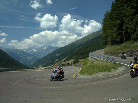 Strada del passo Giovo