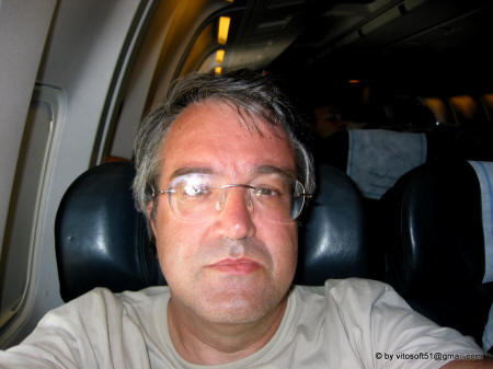 Autoritratto in aereo